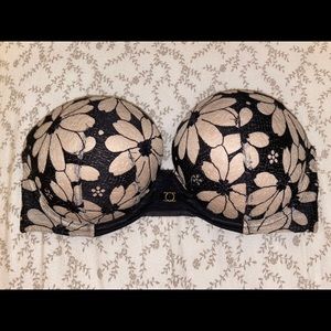 VICTORIA’S SECRET VERY SEXY STRAPLESS BRA